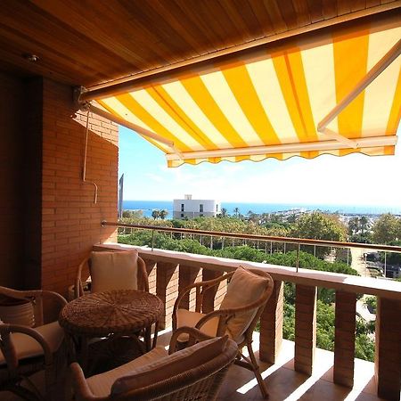 Lets Holidays Apartment Sea Views In Барселона Стая снимка