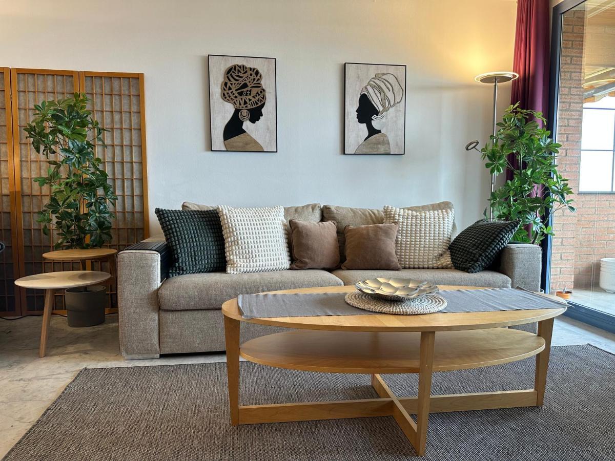 Lets Holidays Apartment Sea Views In Барселона Екстериор снимка