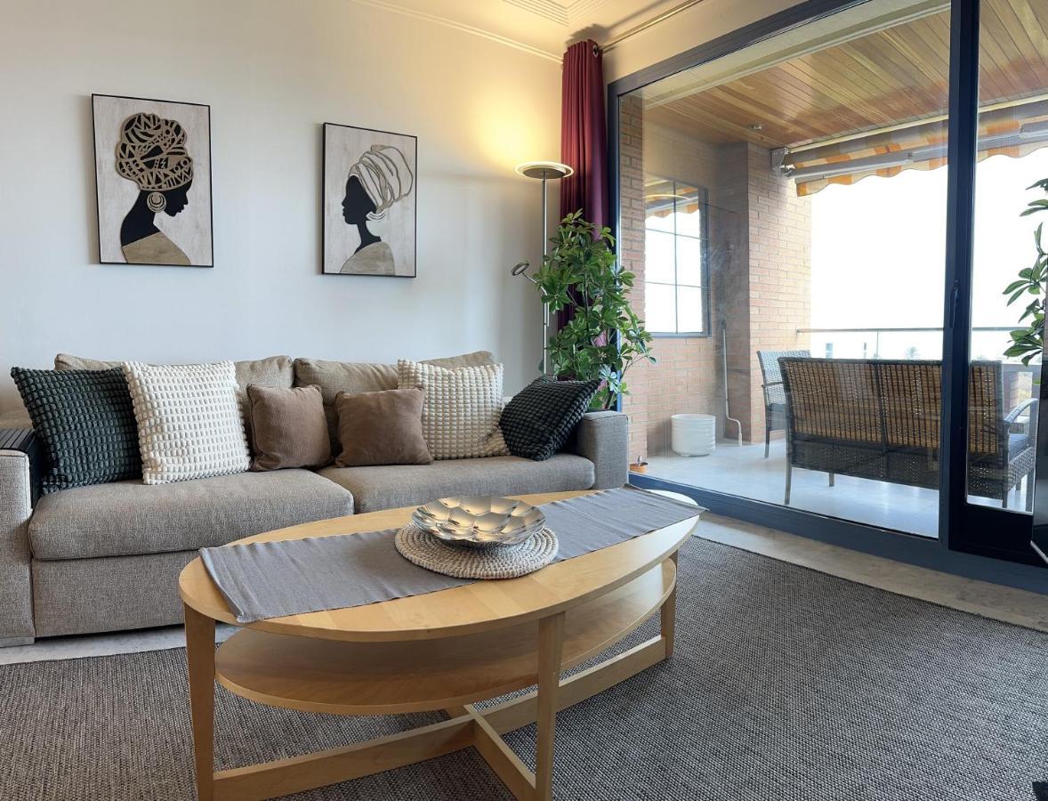 Lets Holidays Apartment Sea Views In Барселона Екстериор снимка