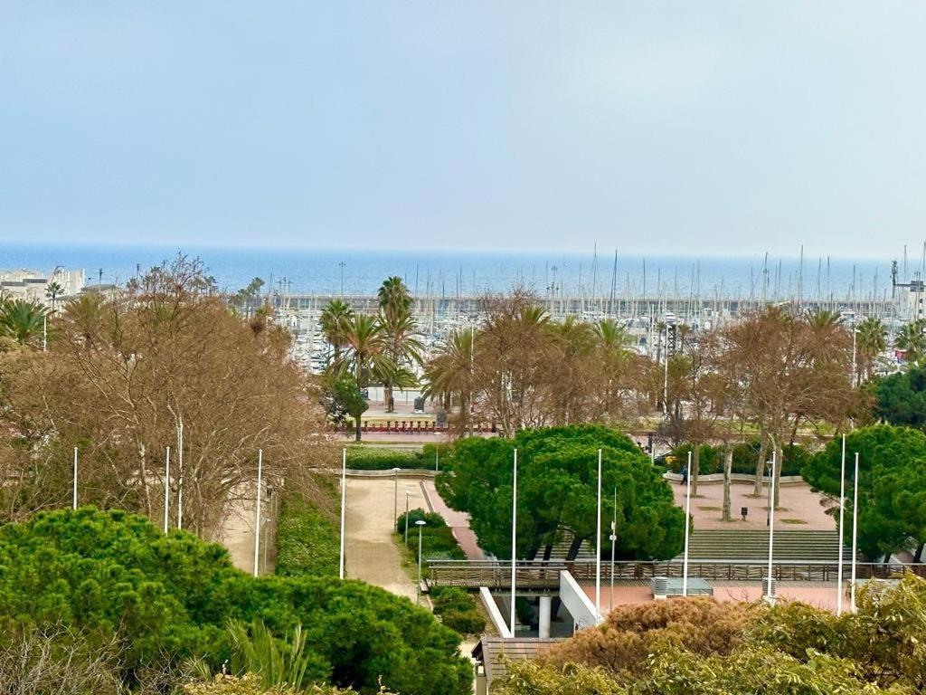 Lets Holidays Apartment Sea Views In Барселона Екстериор снимка