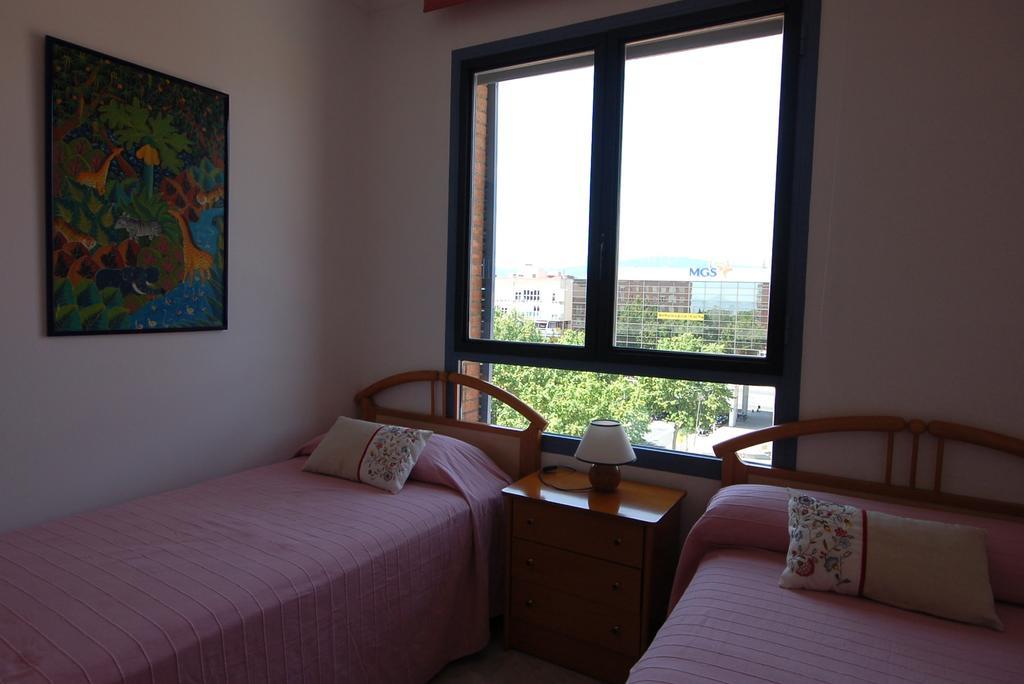 Lets Holidays Apartment Sea Views In Барселона Стая снимка