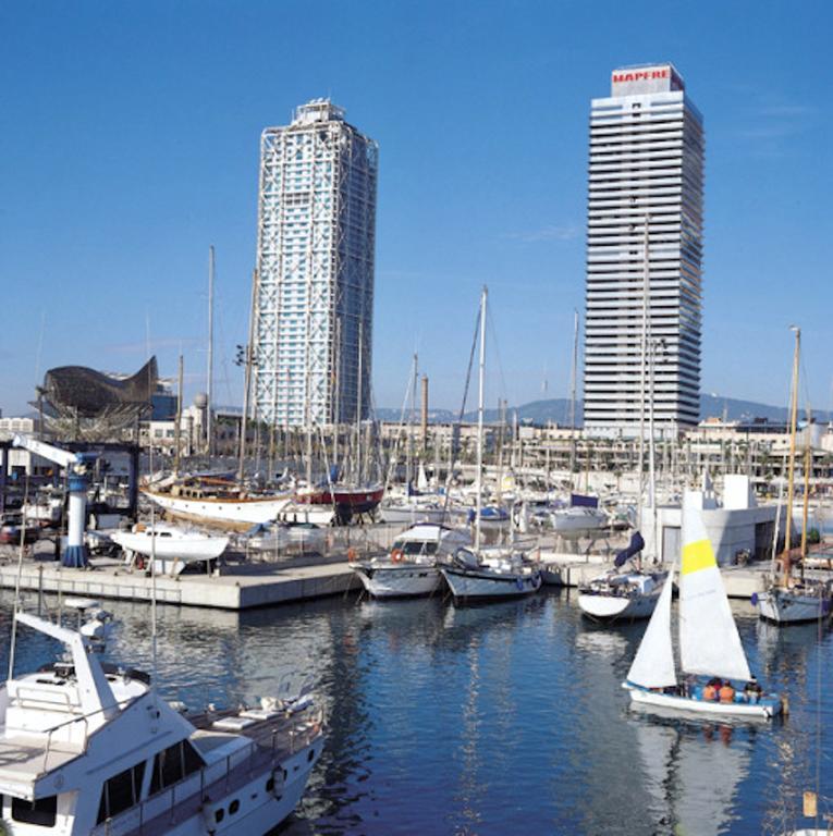 Lets Holidays Apartment Sea Views In Барселона Стая снимка
