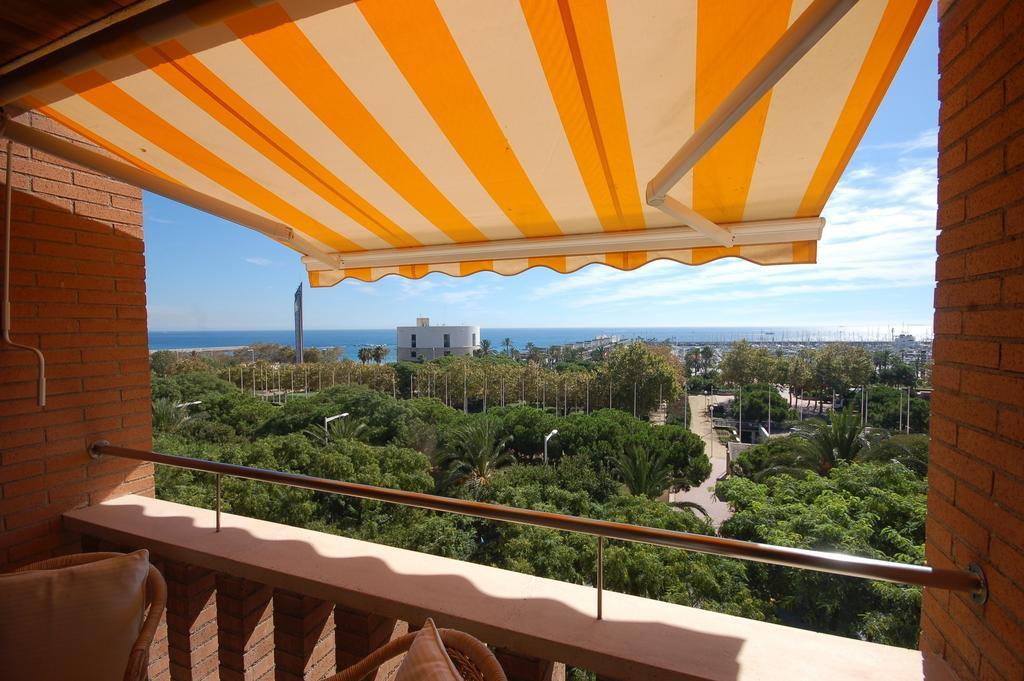 Lets Holidays Apartment Sea Views In Барселона Стая снимка